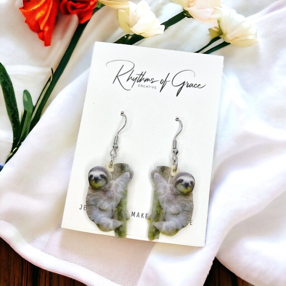 Sloth-tacular Dangle Earrings: Embrace Your Inner Chill! NWT Sloth Accessories - Picture 2 of 6